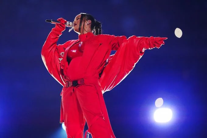 Rihanna incrementa sus reproducciones de Spotify en un 640 % tras actuación en el Super Bowl Rihanna incrementa sus reproducciones de Spotify en un 640 % tras actuación en el Super Bowl