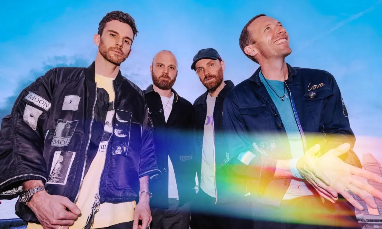Coldplay convierte sus clásicos en vinilos hechos con botellas recicladas Coldplay convierte sus clásicos en vinilos hechos con botellas recicladas